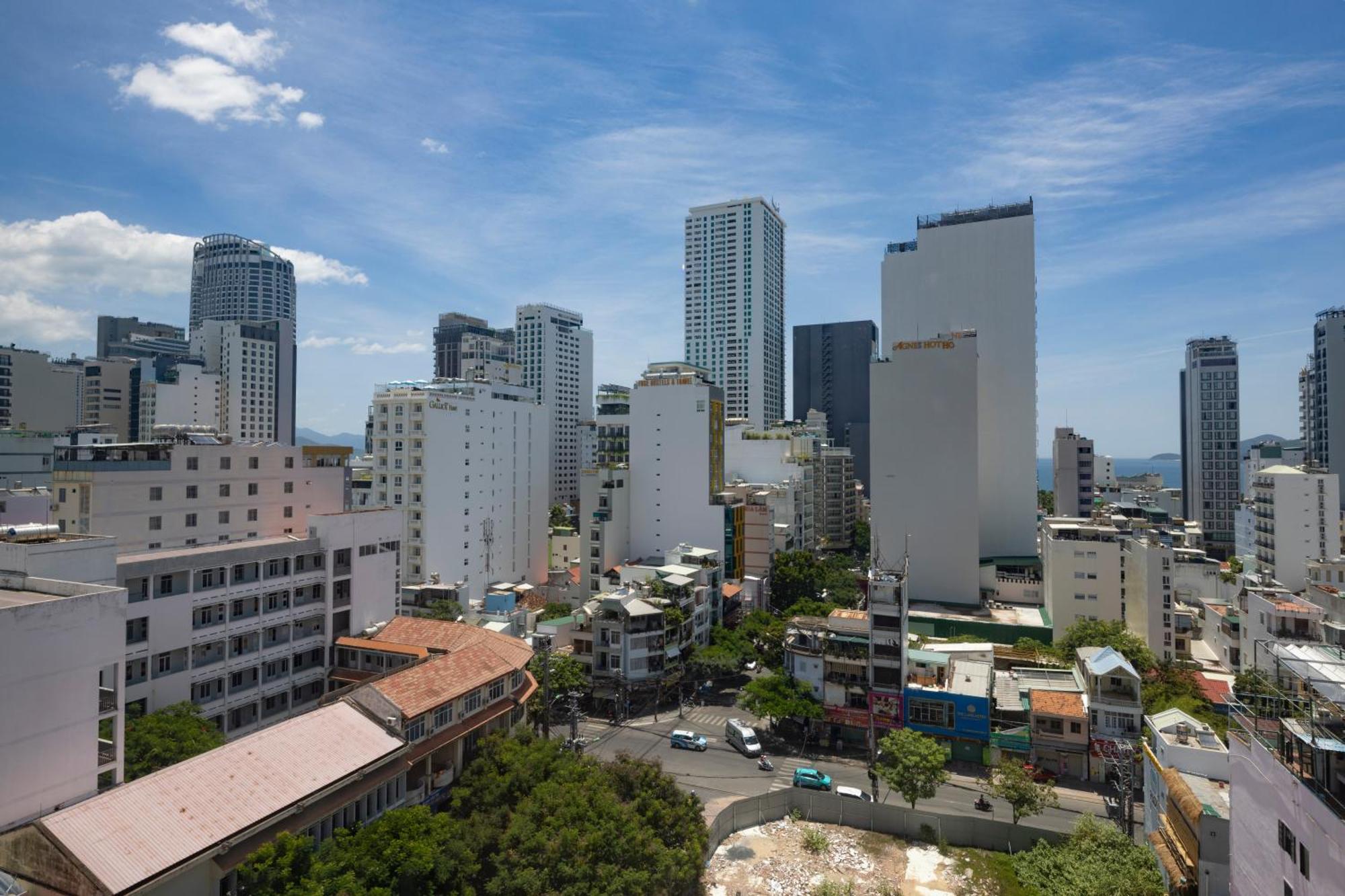 Skylight Hotel Nha Trang Exterior foto